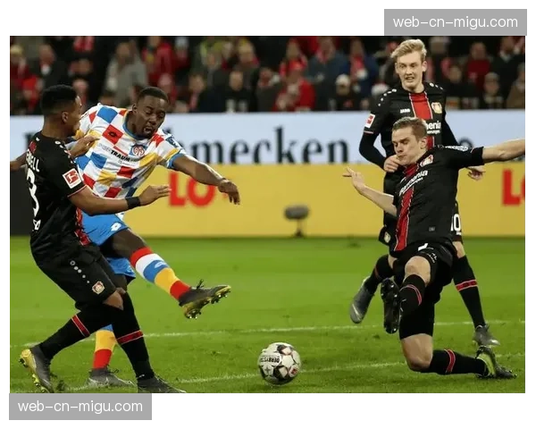 战术角力：法兰克福高位逼抢如何限制勒沃库森后场出球